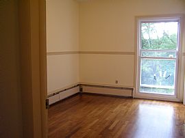 Renovated 3 Bedroom  Home with Wood Burning Fireplace in Bedford Hills, NY (Photo 5 of 11)