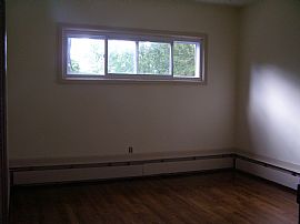 Renovated 3 Bedroom  Home with Wood Burning Fireplace in Bedford Hills, NY (Photo 6 of 11)