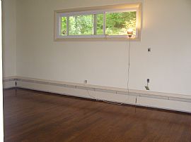 Renovated 3 Bedroom  Home with Wood Burning Fireplace in Bedford Hills, NY (Photo 8 of 11)