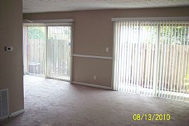 Beautiful Rehab 4 Bedroom Townhouse with Fresh Paint  in Doraville, GA (Photo 6 of 12)