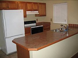 Great 2 Bedroom 4-Plex Apartment - Close to Shopping in Monroe, WA (Photo 2 of 6)