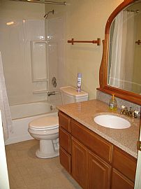 Great 2 Bedroom 4-Plex Apartment - Close to Shopping in Monroe, WA (Photo 4 of 6)