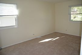 Contemporary 3 Bedroom Home - Newly Remodeled in Lake in the Hills, IL (Photo 11 of 12)