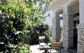 Sublime 3 Bedroom Single Family Home - Mediterranean in West Los Angeles, CA (Photo 2 of 6)