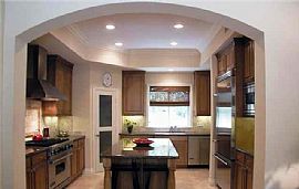 Sublime 3 Bedroom Single Family Home - Mediterranean in West Los Angeles, CA (Photo 4 of 6)