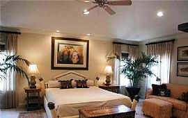 Sublime 3 Bedroom Single Family Home - Mediterranean in West Los Angeles, CA (Photo 5 of 6)