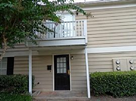 Townhome Style 2 Bedroom Condo with Open Floor Plan! in Marietta, GA
