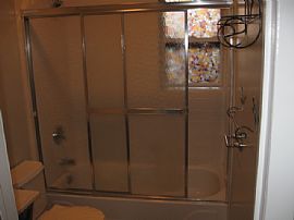 Nice 3 Bedroom Apartment in Private 2 Family House with View in Brooklyn, NY (Photo 2 of 4)