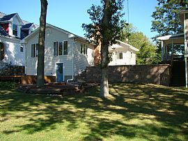 Quaint 3 Bedroom Indian Lake Home with Lakefront Yard in Vicksburg, MI (Photo 11 of 11)