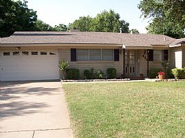 Beautiful 3 Bedroom Home with All Appliances Included! in Hurst, TX