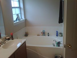 Beautiful, Spacious 3 Bedroom Home with 2 Car Garage in Destrehan, LA (Photo 7 of 9)