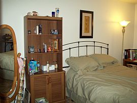 Wonderful 1 Bedroom Apartment in Great Neighborhood in Appleton, WI (Photo 2 of 4)