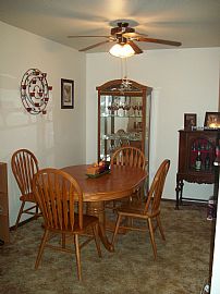 Wonderful 1 Bedroom Apartment in Great Neighborhood in Appleton, WI (Photo 4 of 4)