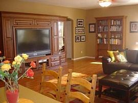 Impeccable 3 Bedroom  Home with Approx. 2000 Sq. Ft.  in Chandler, AZ (Photo 3 of 6)