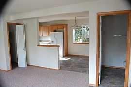 Single Family Townhome in Everett, WA (Photo 2 of 4)