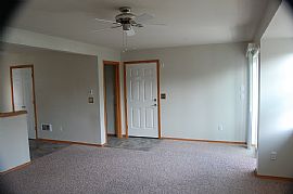 Single Family Townhome in Everett, WA (Photo 3 of 4)