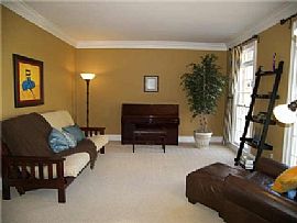 Superb 4 Bedroom Home with Gourmet Kitchen in Sandy Springs in Atlanta, GA (Photo 4 of 12)