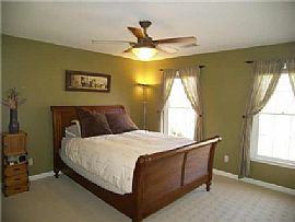 Superb 4 Bedroom Home with Gourmet Kitchen in Sandy Springs in Atlanta, GA (Photo 7 of 12)