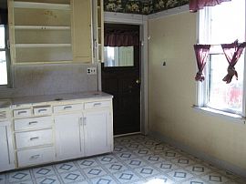 Quiet 2 Bedroom Home on 10 Acres with Hardwood Floors in Chisago City, MN