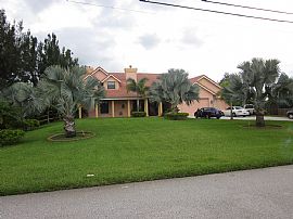 Awesome, Furnished 5 BR, 4.5 BA Home with 3 Car Garage and Pool in Plantation, FL