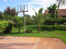 Awesome, Furnished 5 BR, 4.5 BA Home with 3 Car Garage and Pool in Plantation, FL (Photo 4 of 12)