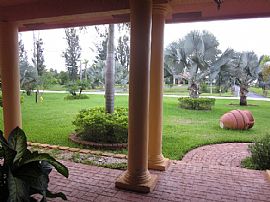 Awesome, Furnished 5 BR, 4.5 BA Home with 3 Car Garage and Pool in Plantation, FL (Photo 5 of 12)