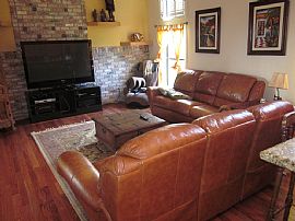 Awesome, Furnished 5 BR, 4.5 BA Home with 3 Car Garage and Pool in Plantation, FL (Photo 9 of 12)