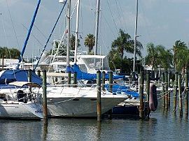 Beach Bungalow W/pool Close to Town! in Venice, FL (Photo 2 of 6)