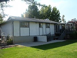 Home For Rent in Great Location in Sandy, UT (Photo 10 of 11)