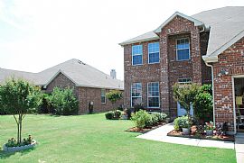 Great 2 Story, 4 Bedroom Brick Home - Near TXM Speedway in Justin, TX