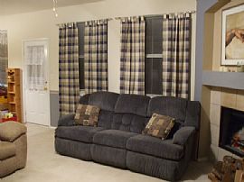 Great 2 Story, 4 Bedroom Brick Home - Near TXM Speedway in Justin, TX (Photo 2 of 12)