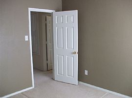 Great 2 Story, 4 Bedroom Brick Home - Near TXM Speedway in Justin, TX (Photo 7 of 12)