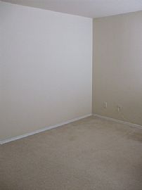 Great 2 Story, 4 Bedroom Brick Home - Near TXM Speedway in Justin, TX (Photo 9 of 12)