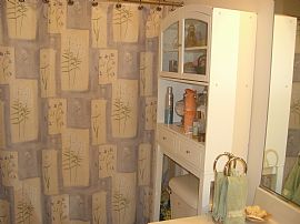 Darling 2 Bedroom Home with Loft and Two Car Garage in Aurora, IL (Photo 1 of 8)