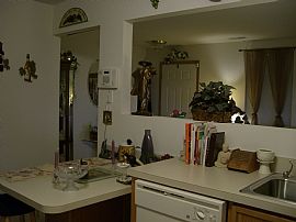 Darling 2 Bedroom Home with Loft and Two Car Garage in Aurora, IL (Photo 3 of 8)