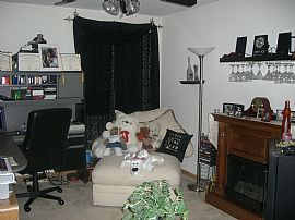 Darling 2 Bedroom Home with Loft and Two Car Garage in Aurora, IL (Photo 4 of 8)