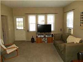 Quiet 2 Bedroom Home - Near Downtown GR and Rivertown Mall in Wyoming, MI