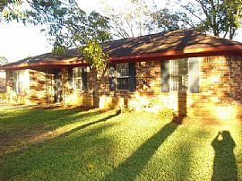 Beautiful Renovated 4 Bedroom with Treed Front and Backyard in Enterprise, AL