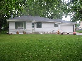 Appealing 2 Bedroom Home with Attached 2.5 Car Garage in New Berlin, WI