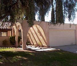 Beautiful 3 Bedroom Spanish Style Home in Excellent Location in Canyon Country, CA (Photo 5 of 10)