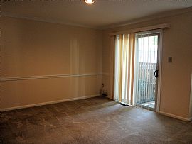 Gorgeous 3 Bedroom Townhouse with 1 Car Garage in Silver Spring, MD (Photo 7 of 8)