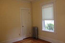 Cozy 2 Bedroom Apartment with Short Walk to Commuter Rail in Wakefield, MA (Photo 4 of 6)
