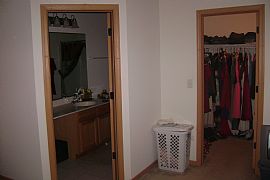 Outstanding 2 Bedroom Townhouse with Loft and Garage in Plano, IL (Photo 2 of 12)