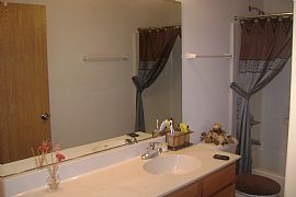 Outstanding 2 Bedroom Townhouse with Loft and Garage in Plano, IL (Photo 4 of 12)