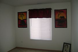 Outstanding 2 Bedroom Townhouse with Loft and Garage in Plano, IL (Photo 7 of 12)