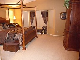 Beautiful 3 Bedroom Home with Den in Carino Estates in Chandler, AZ (Photo 5 of 9)