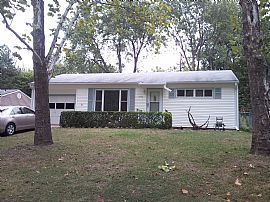 Cute 2 Bedroom Home  - Just Updated and Very Clean! in Topeka, KS
