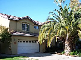 Pristine 3 Bedroom Home with New Paint and  Hard Wood Floors in Fresno, CA