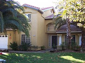 Pristine 3 Bedroom Home with New Paint and  Hard Wood Floors in Fresno, CA (Photo 2 of 2)