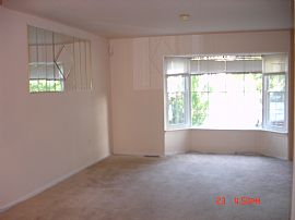 3 Bedroom End Unit Townhouse 10 Minutes From Fort Meade in Laurel, MD (Photo 5 of 5)